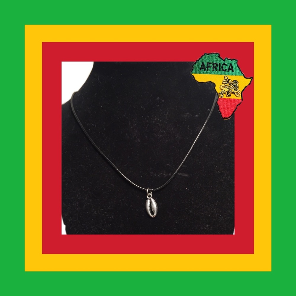 SILVER COWRIE SHELL NECKLACE